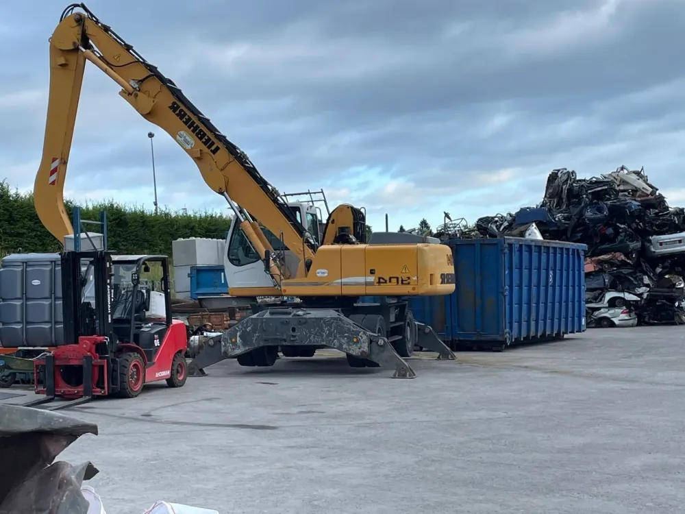 Location benne déchets industriels à Saint-Trivier-de-Courtes
